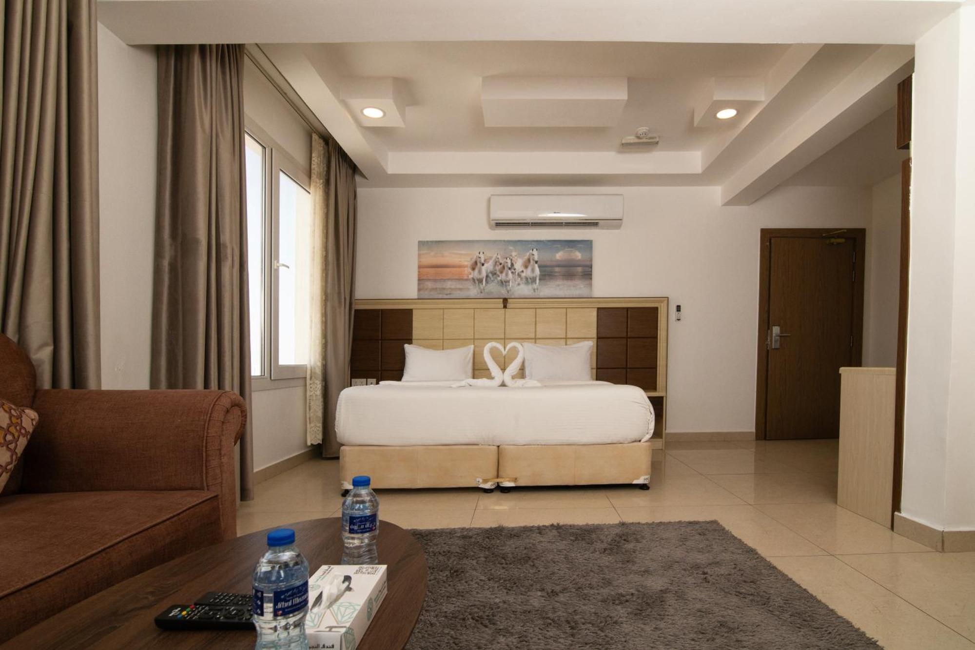 Diamond Star Hotel فندق النجمة الماسية Seeb Eksteriør bilde