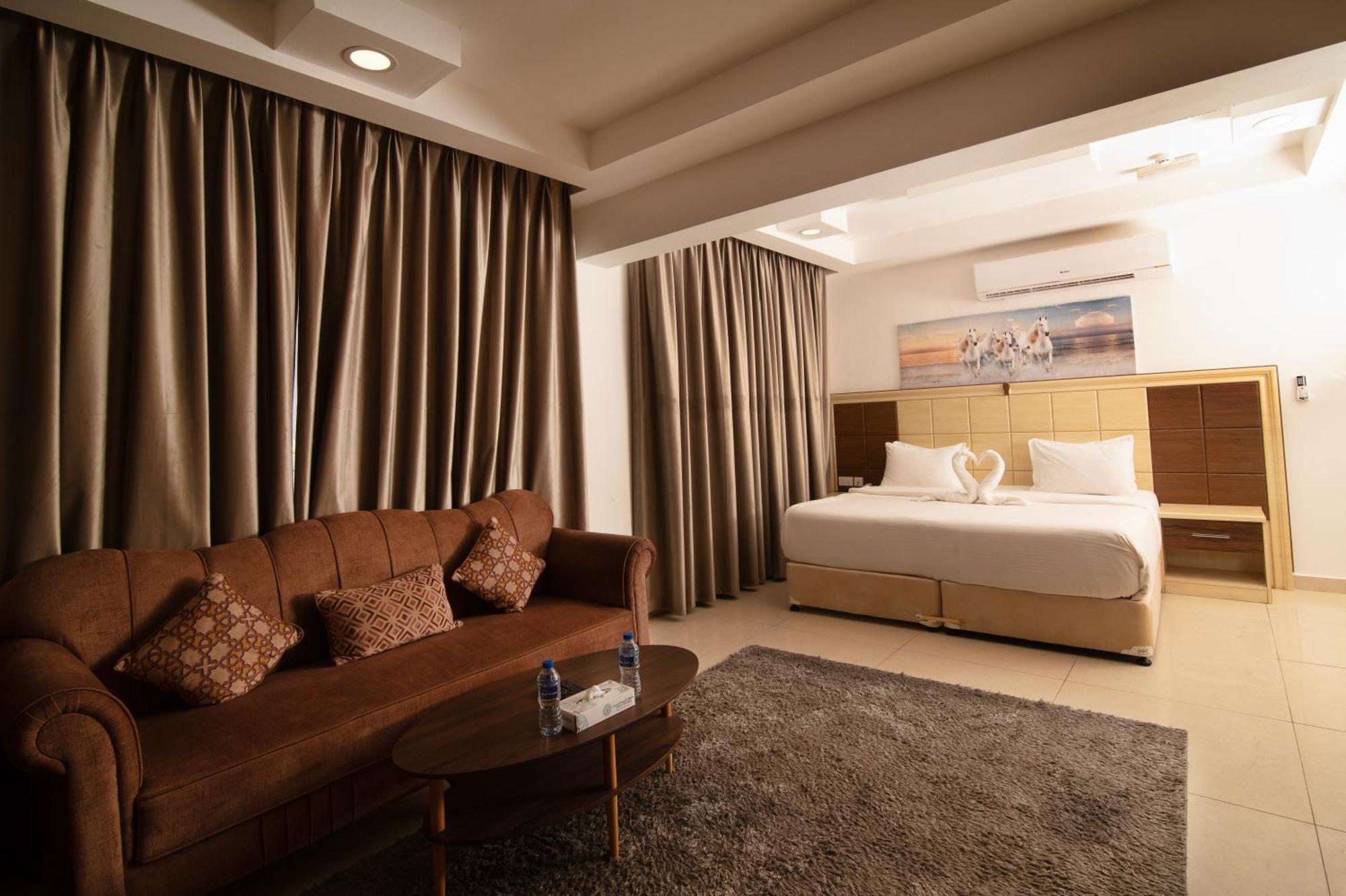 Diamond Star Hotel فندق النجمة الماسية Seeb Eksteriør bilde
