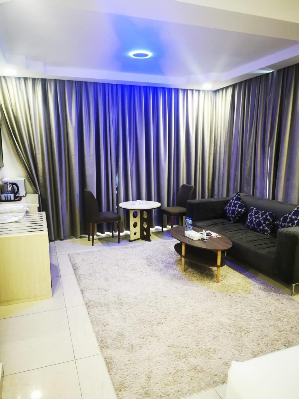Diamond Star Hotel فندق النجمة الماسية Seeb Eksteriør bilde